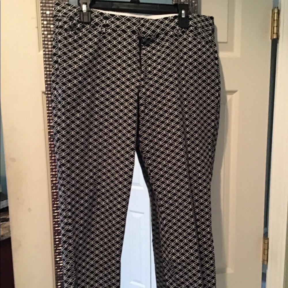 Black & White designed ankle length pants